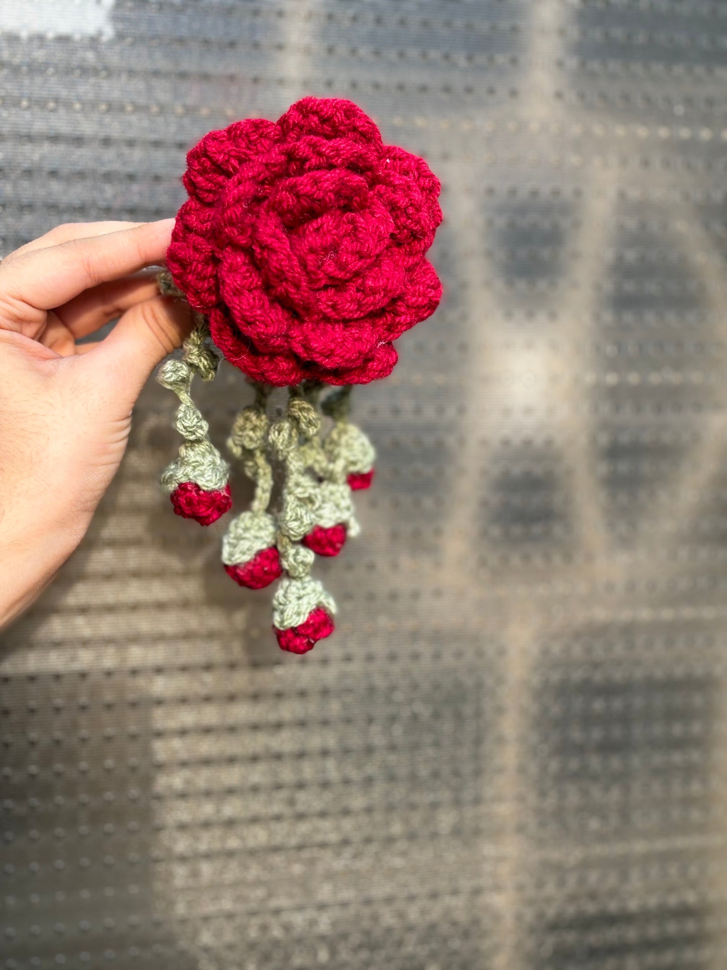 Crochet rose hanging hairclip