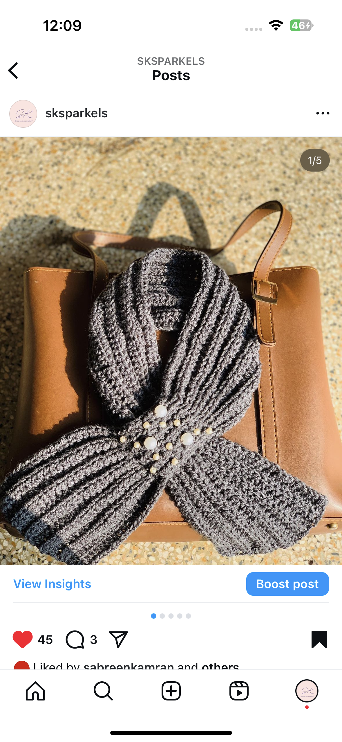 Crochet bow muffler embellished with pearls