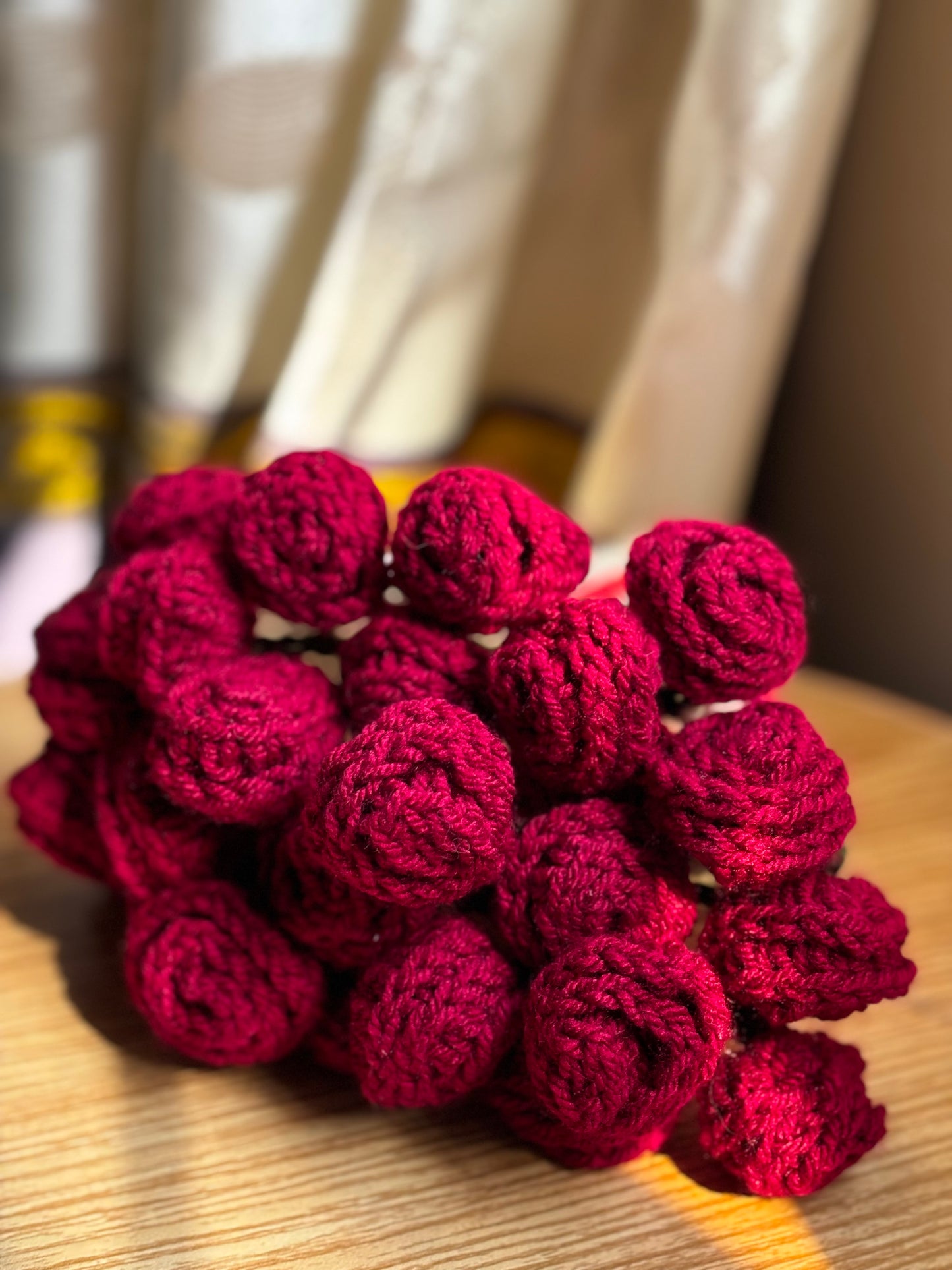 Crochet table placement x rose bouquet