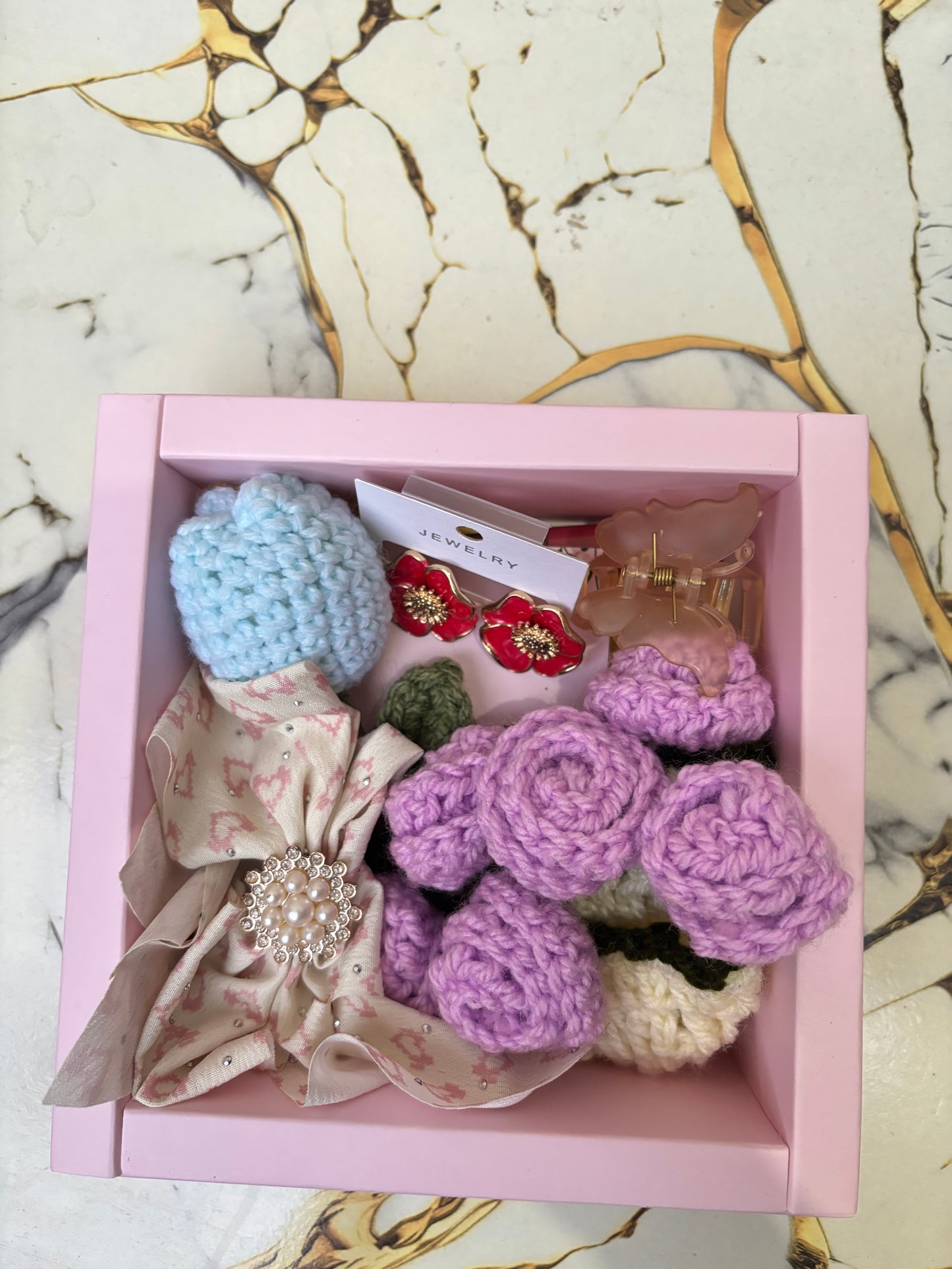 Gift box ( Random colours of products and box)