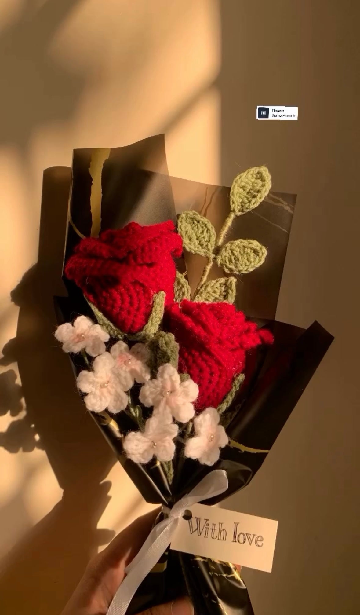 Crochet rose leaf anf forget me not flowers bouquet