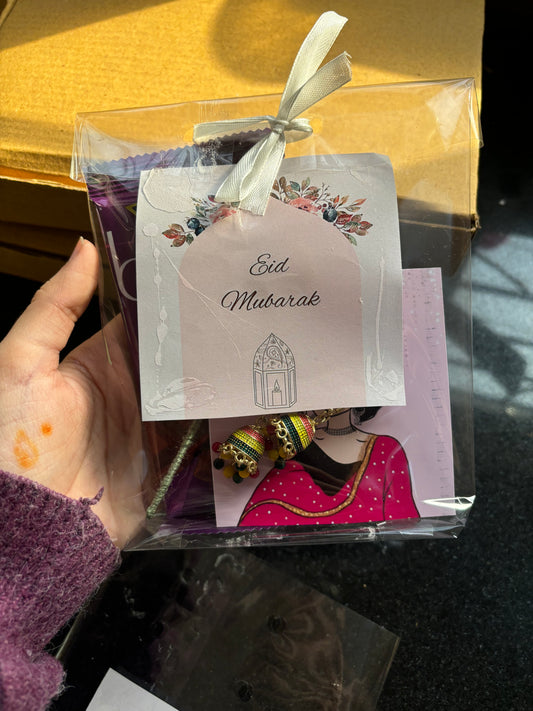Mini eidi hamper(jhumkay will be of random colour)
