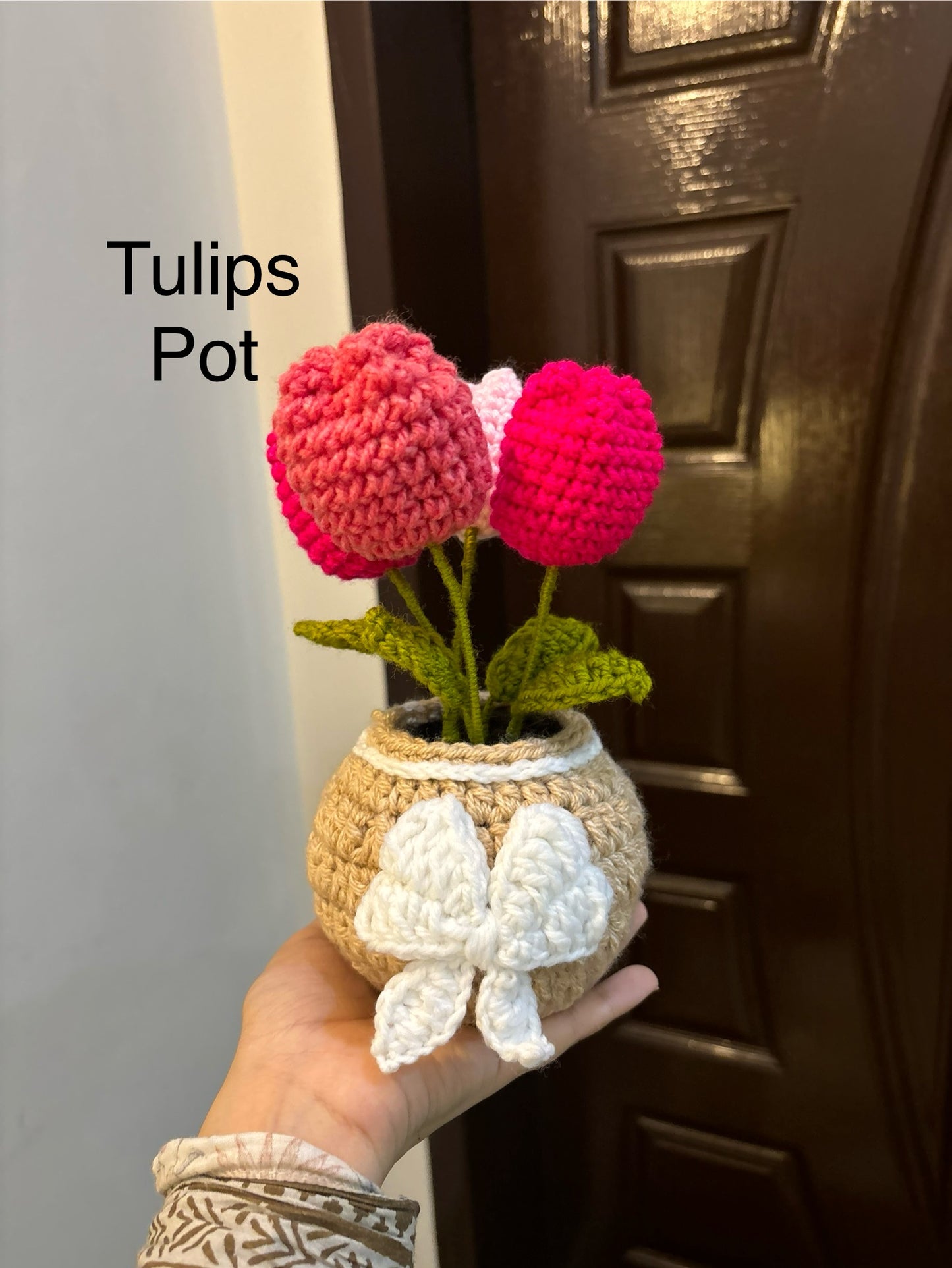 Crochet tulips pot