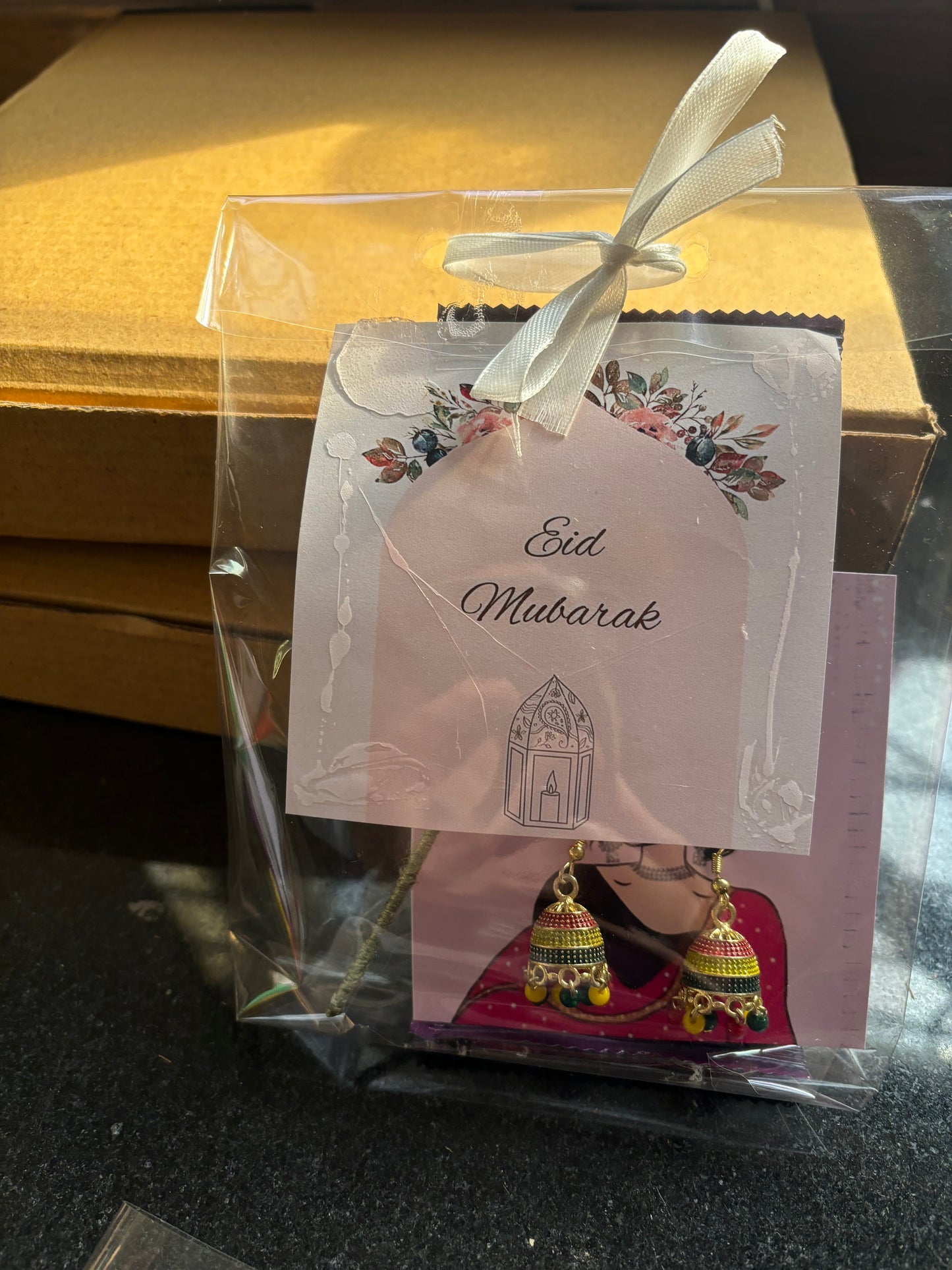 Mini eidi hamper(jhumkay will be of random colour)