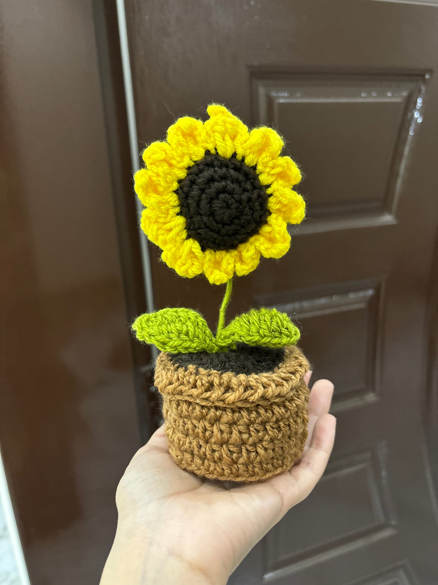 Crochet sunflower pot