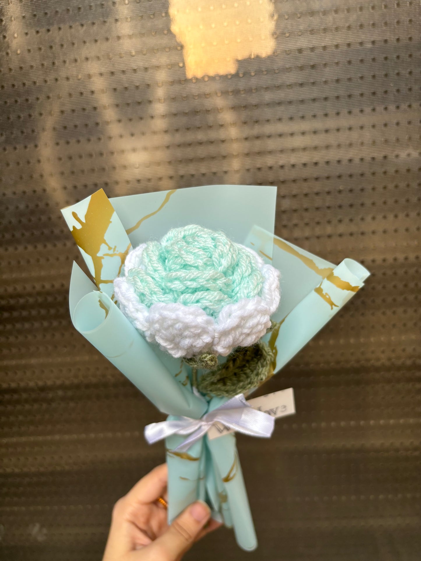 Crochet blue ombre rose
