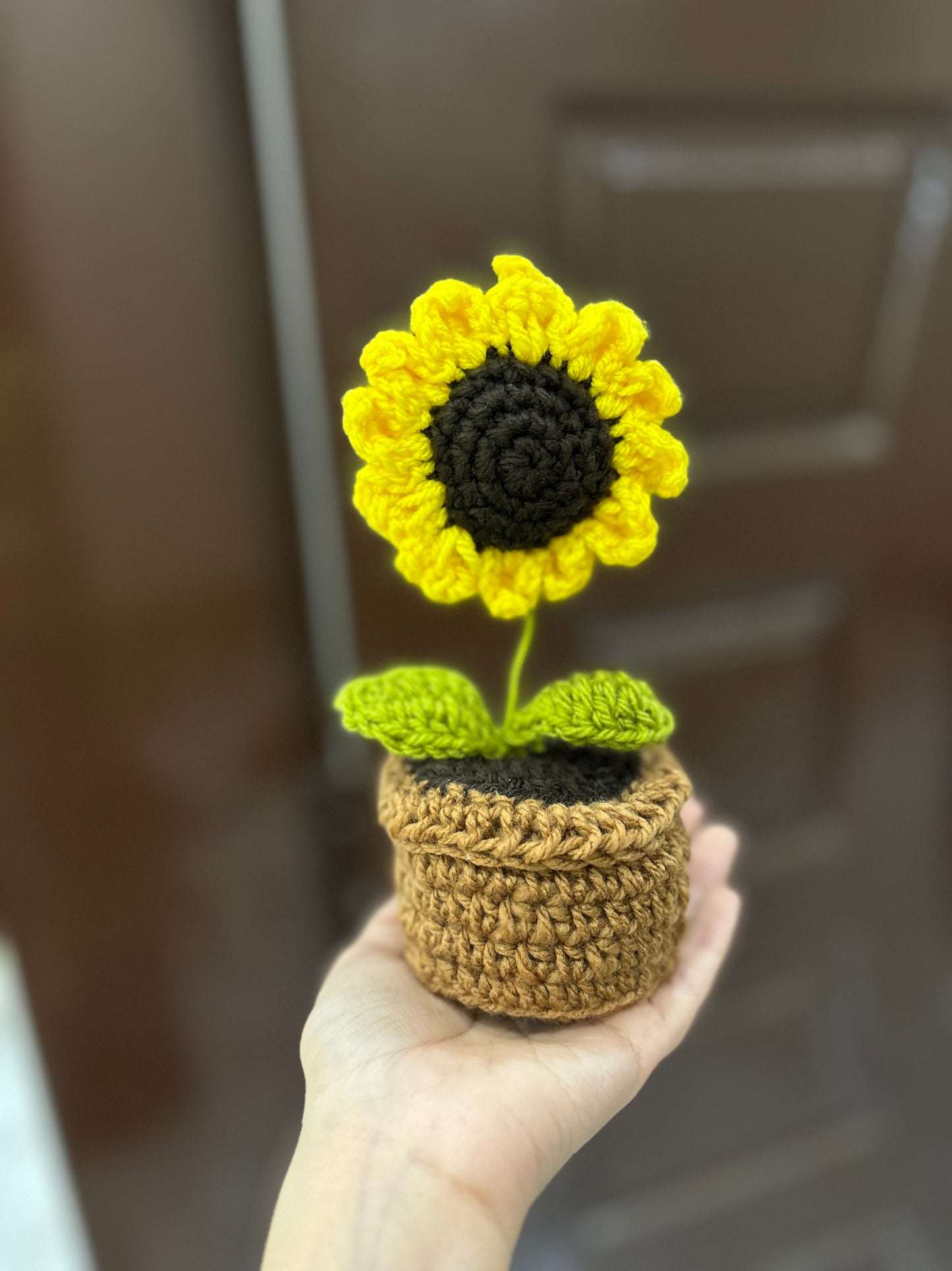 Crochet sunflower pot