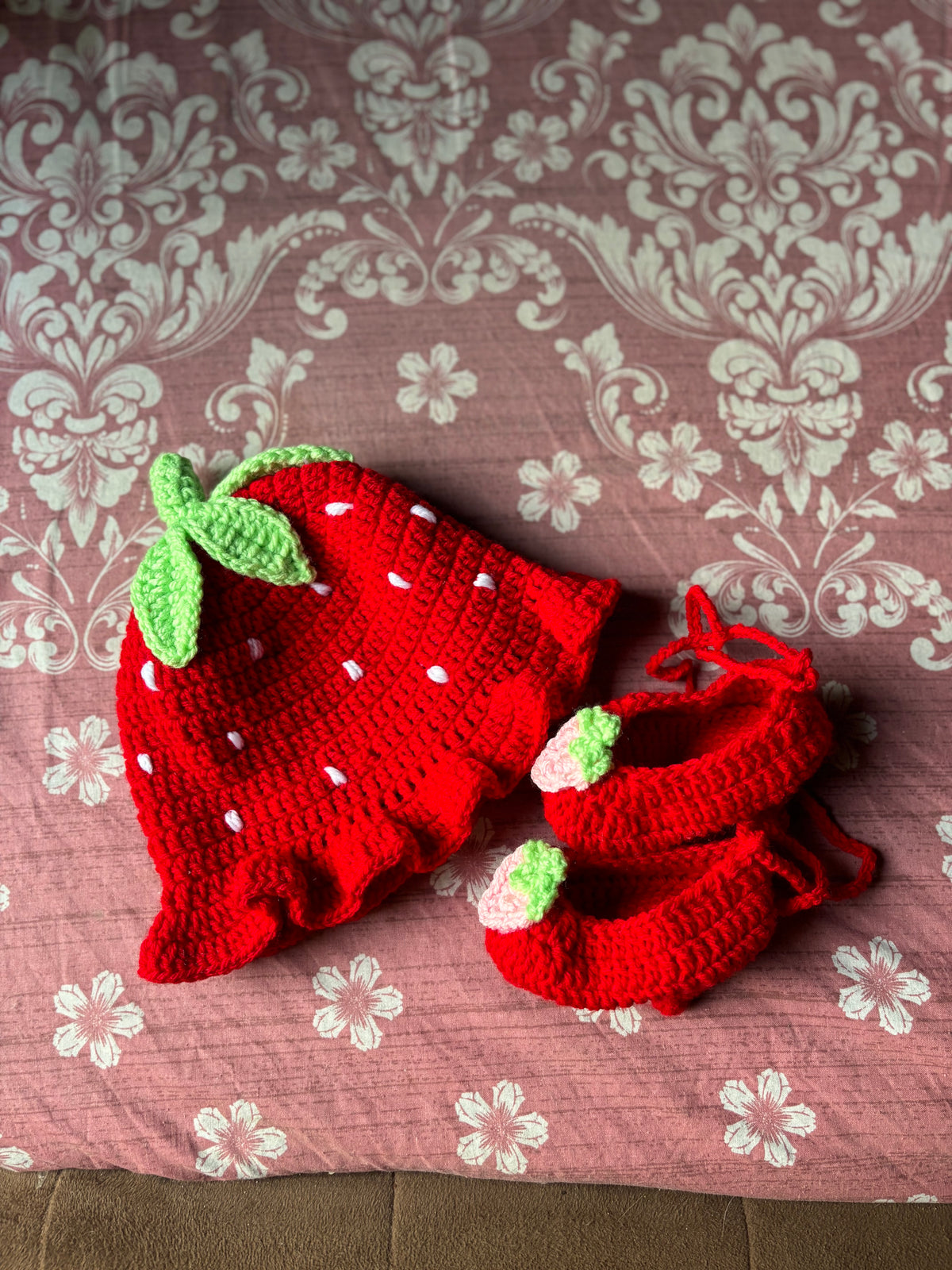 Crochet baby heels and cap set