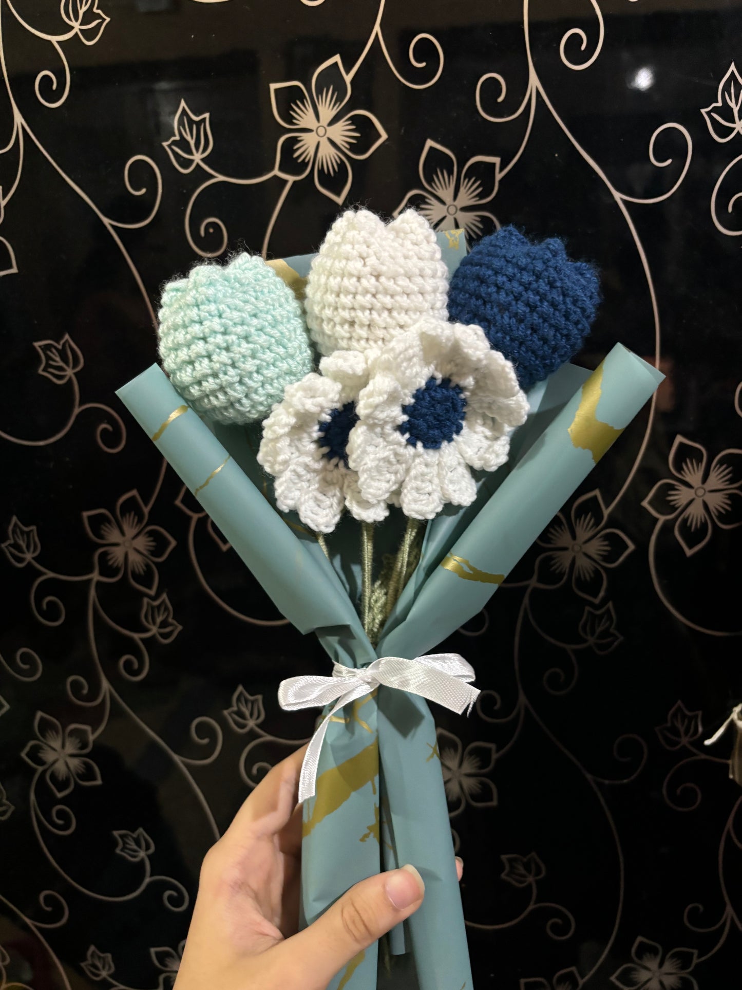 Crochet tulip daisy bouquet