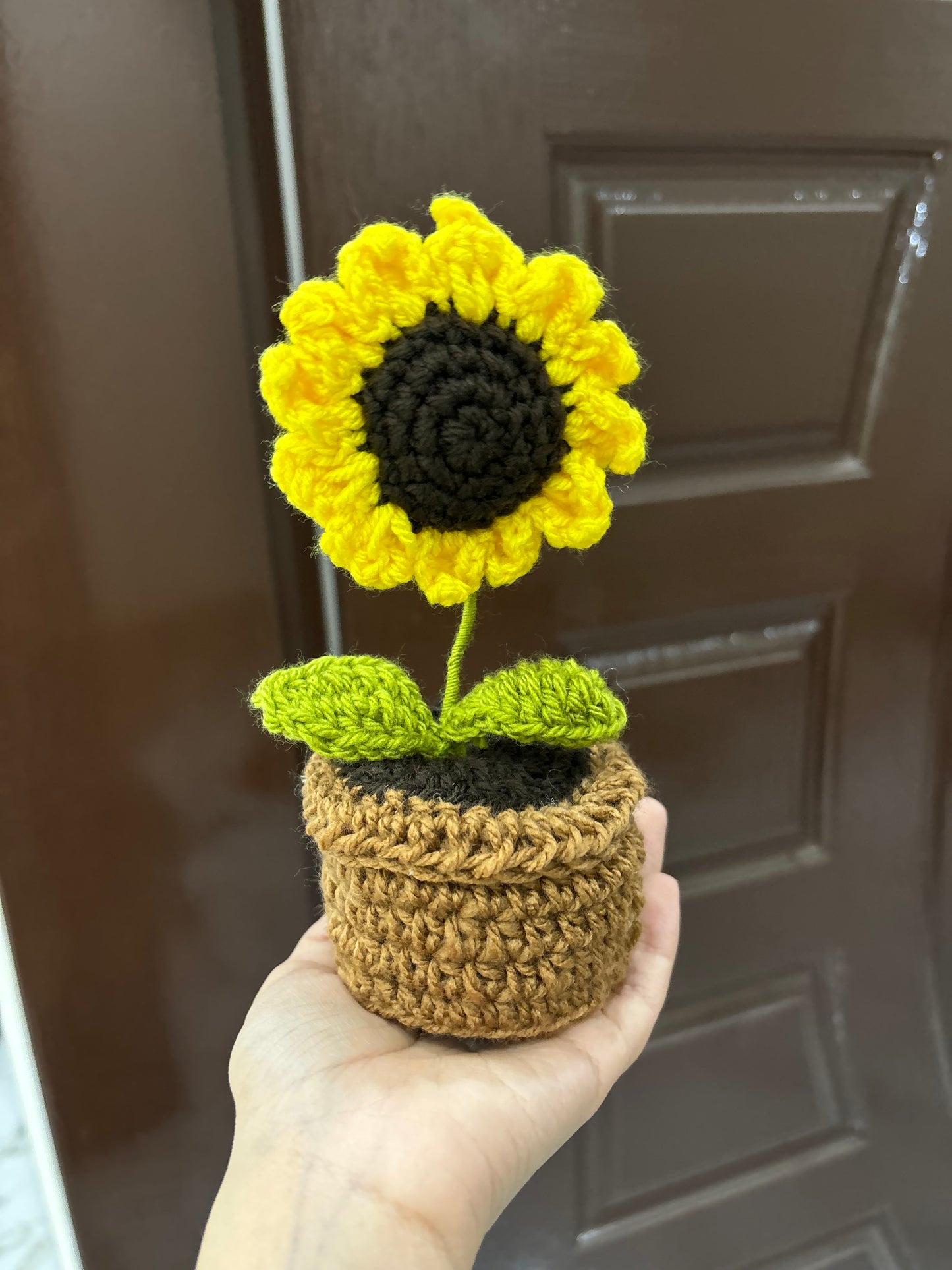 Crochet sunflower pot