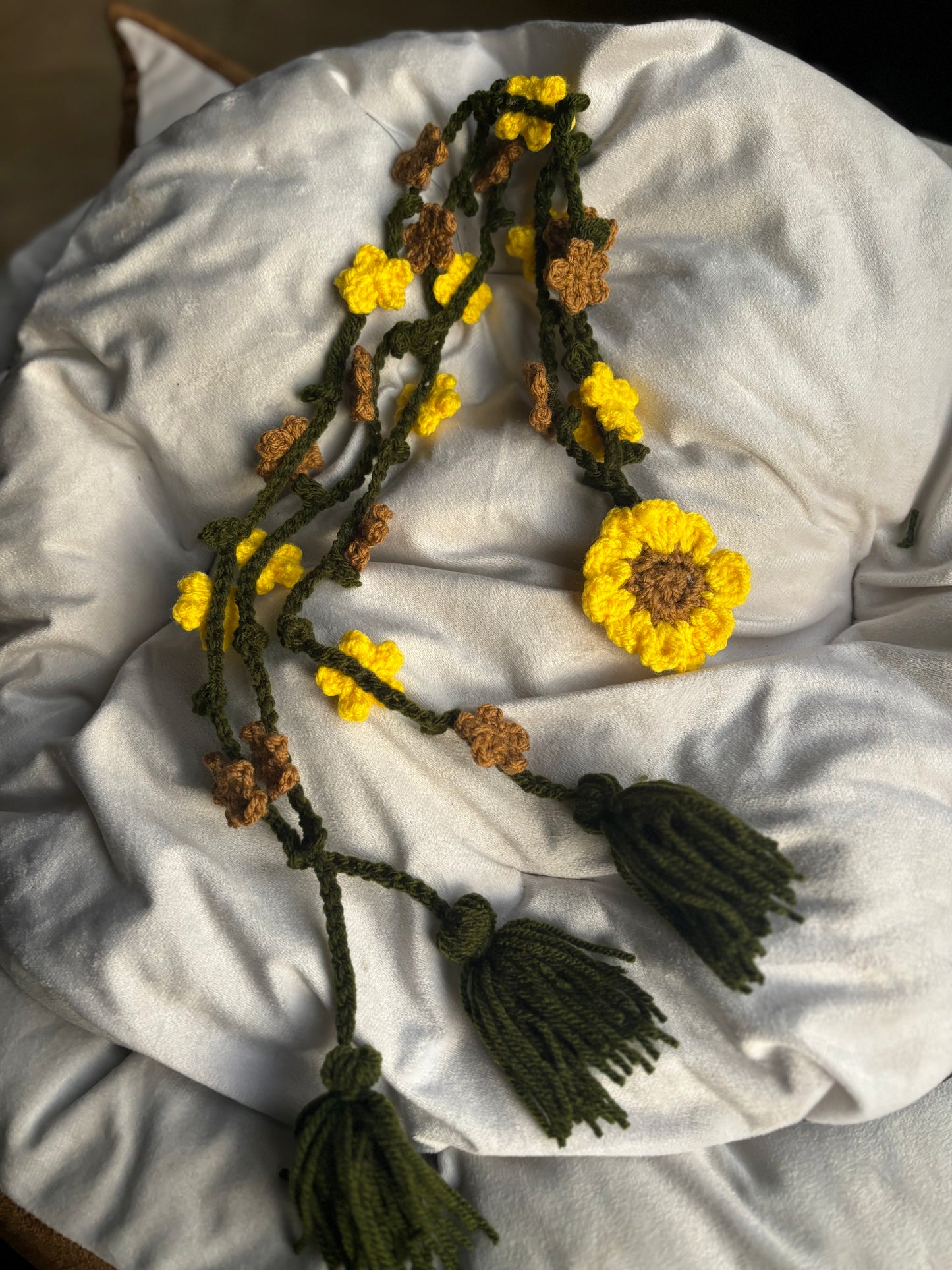 Crochet sunflower themed paranda🌻