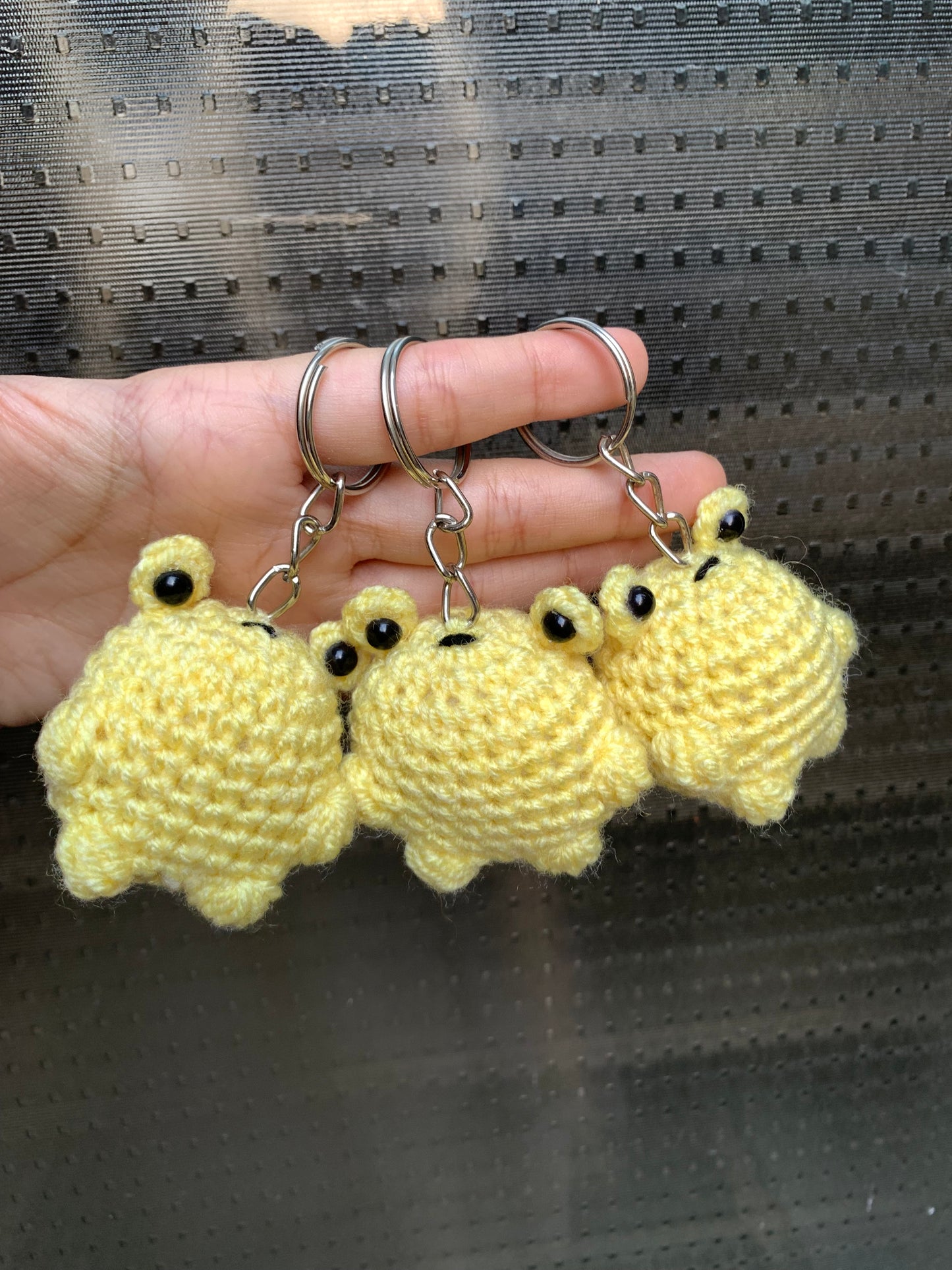 Crochet mini froggy keychain/ 1 keychain